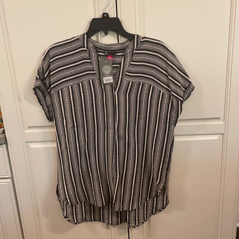 Black and white hi low blouse